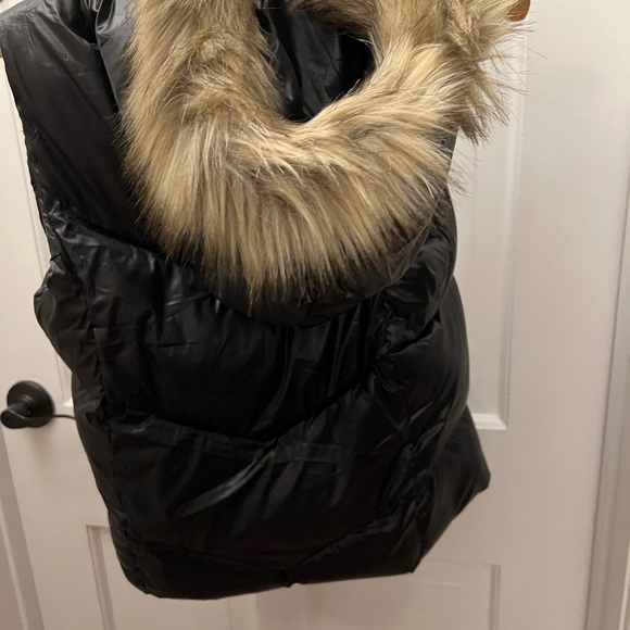 Vest - Picture 3 of 5